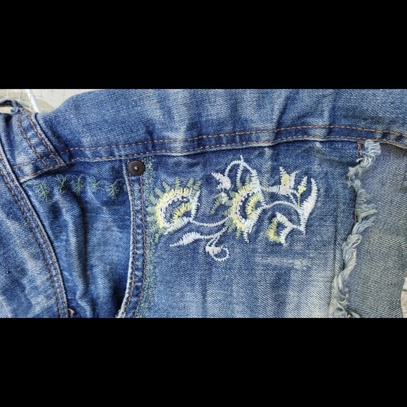 Patterned, small denim shorts - Picture 6 of 6